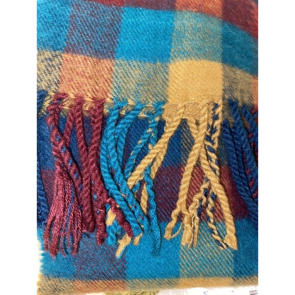 Cashmere Plaid Scarf Made in Scotland - Picture 4 of 5